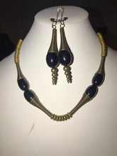 Load image into Gallery viewer, Cones Black necklace and earrings
